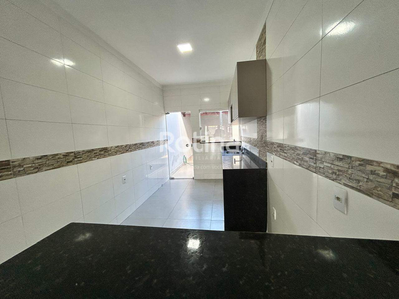 Casa à venda, 2 quartos em Uberlândia no bairro Shopping Park no valor de R$ 350.000,00 - Rotina Imobiliária: 