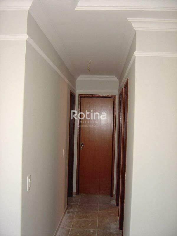 Apartamento à venda, 3 quartos em Uberlândia no bairro Santa Mônica no valor de R$ 320.000,00 - Rotina Imobiliária: 