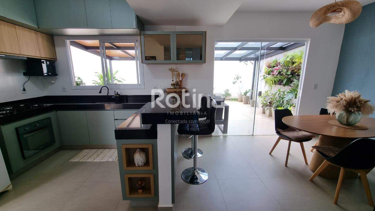 Casa Condomínio Fechado para alugar, 3 quartos em Uberlândia no bairro Bosque dos Buritis no valor de R$ 4.500,00 - Rotina Imobiliária: 