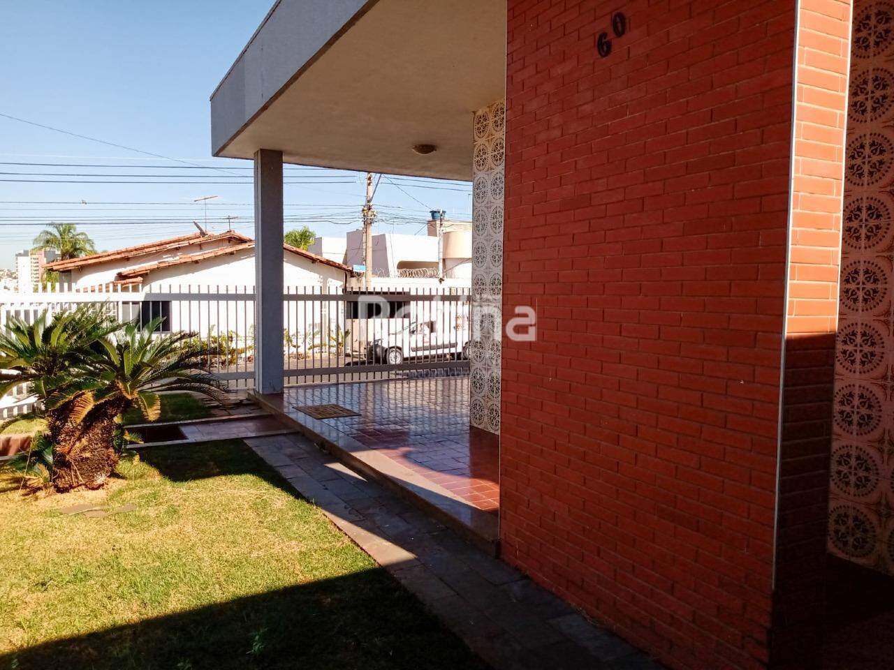 Casa à venda, 3 quartos em Uberlândia no bairro Tabajaras no valor de R$ 850.000,00 - Rotina Imobiliária: 