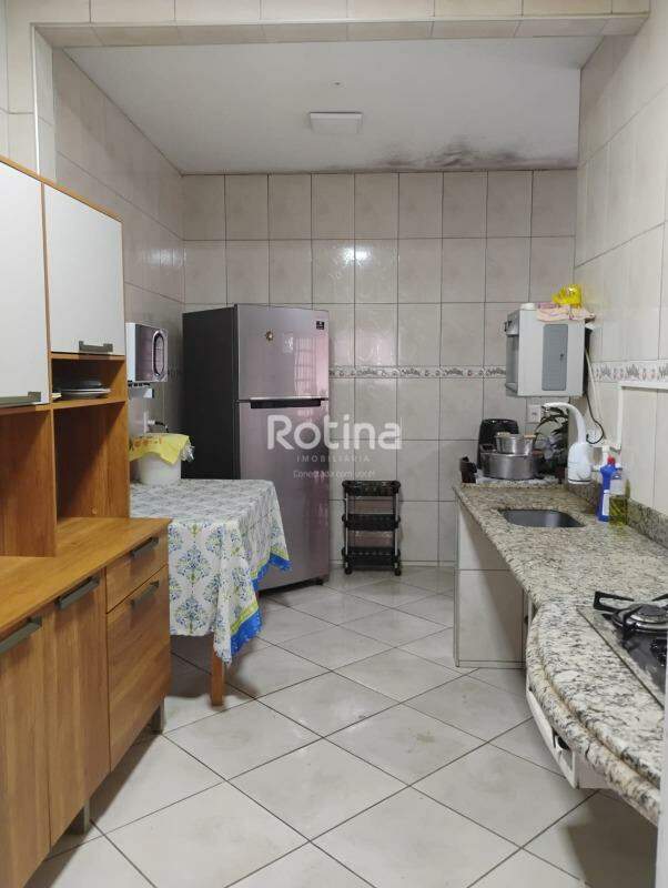 Casa à venda, 3 quartos em Uberlândia no bairro São Jorge no valor de R$ 560.000,00 - Rotina Imobiliária: 
