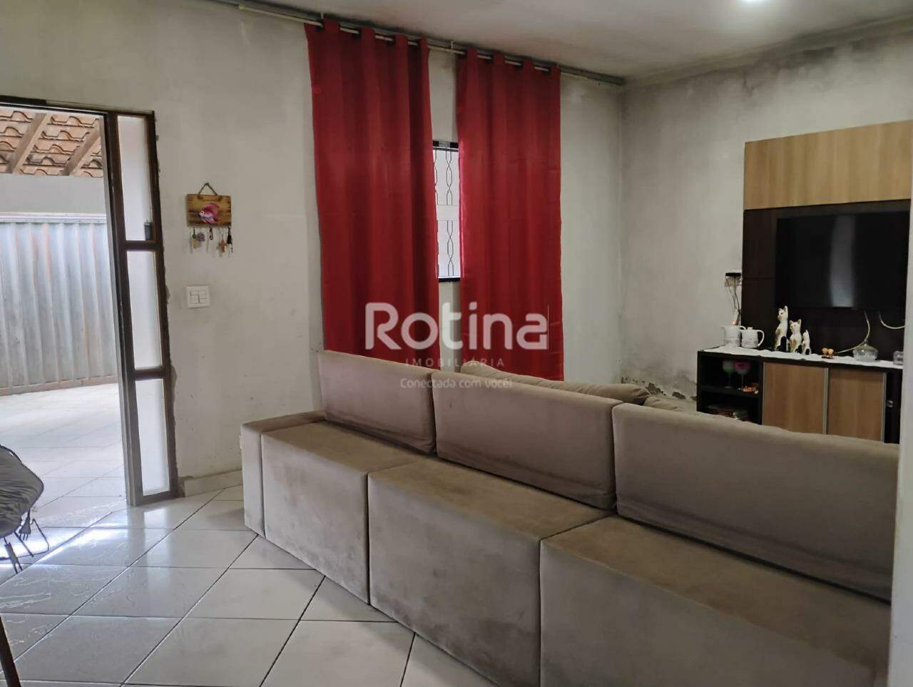 Casa à venda, 3 quartos em Uberlândia no bairro São Jorge no valor de R$ 560.000,00 - Rotina Imobiliária: 
