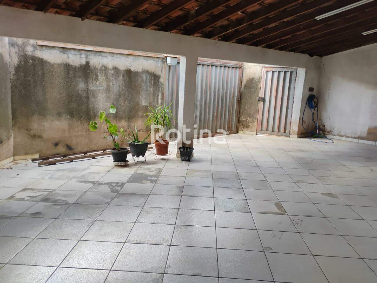 Casa à venda, 3 quartos em Uberlândia no bairro São Jorge no valor de R$ 560.000,00 - Rotina Imobiliária: 