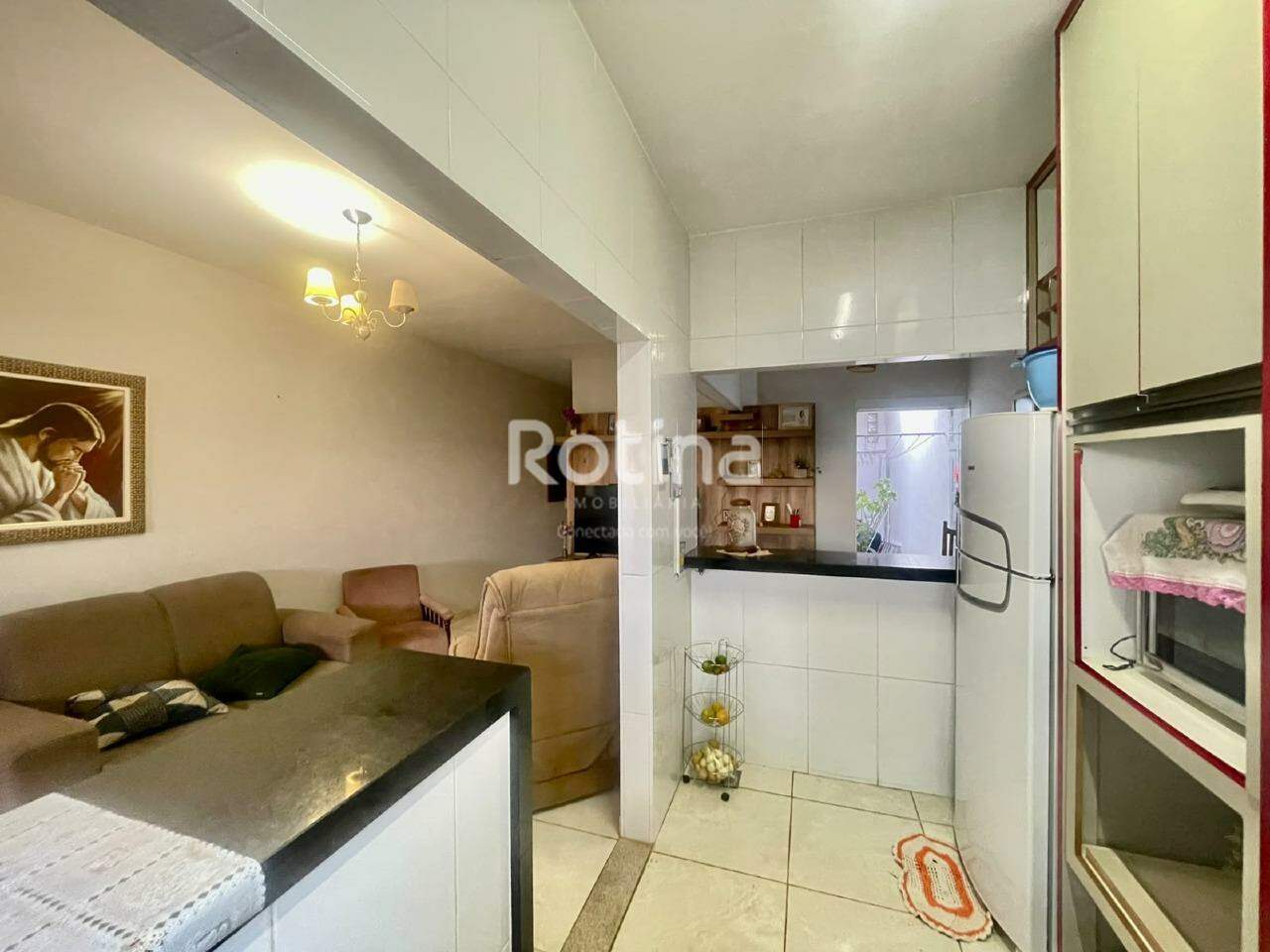 Casa à venda, 3 quartos em Uberlândia no bairro Novo Mundo no valor de R$ 420.000,00 - Rotina Imobiliária: 