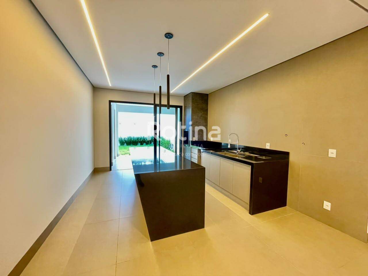 Casa para alugar, 3 quartos em Uberlândia no bairro Novo Mundo no valor de R$ 9.000,00 - Rotina Imobiliária: 