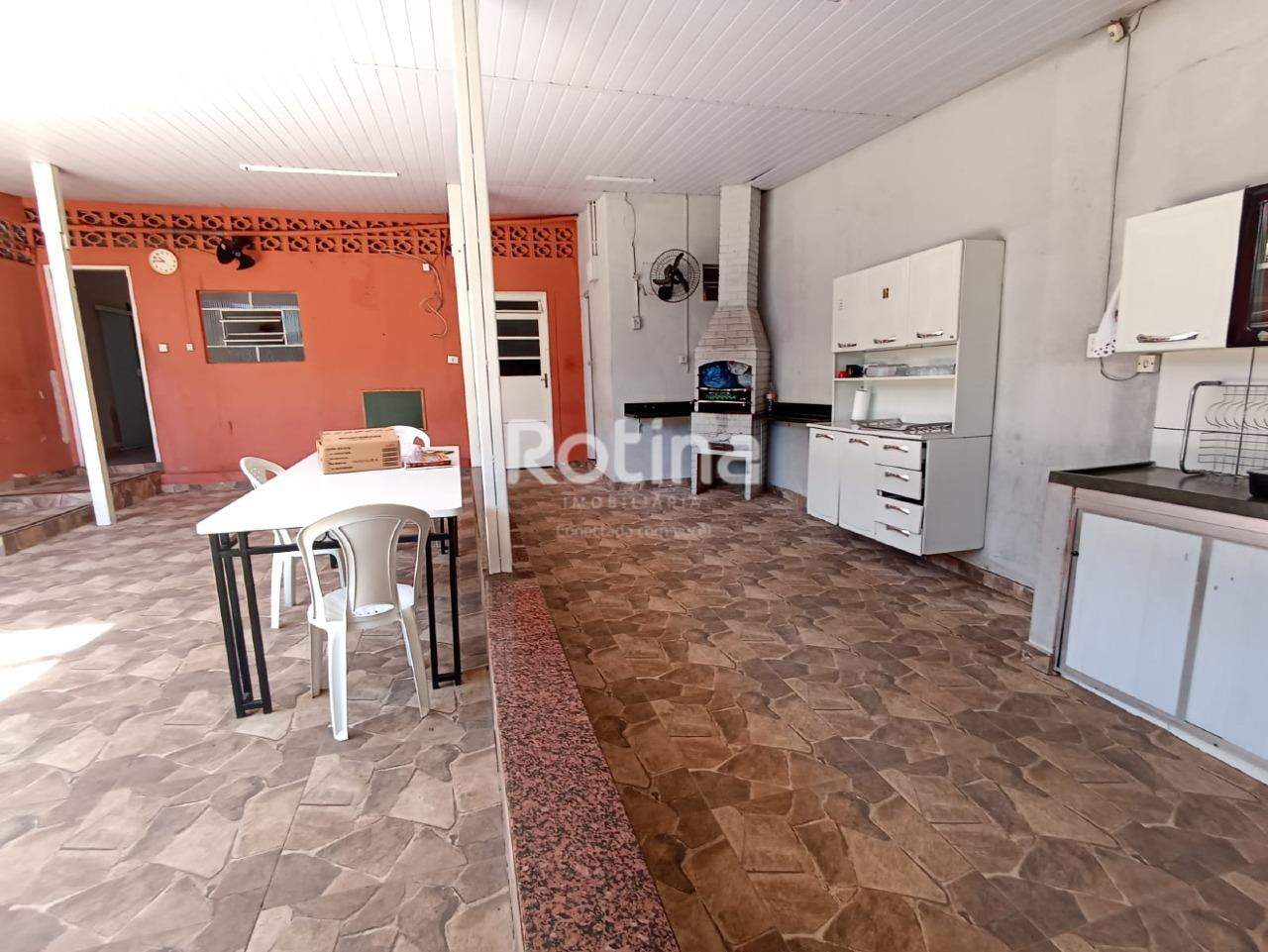 Casa à venda, 8 quartos em Uberlândia no bairro Osvaldo Rezende no valor de R$ 550.000,00 - Rotina Imobiliária: 