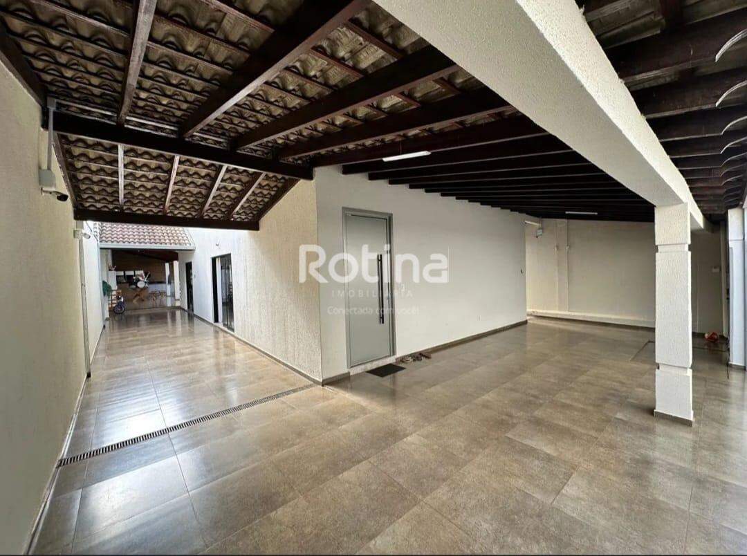 Casa à venda, 3 quartos em Uberlândia no bairro Alto Umuarama no valor de R$ 1.100.000,00 - Rotina Imobiliária: 