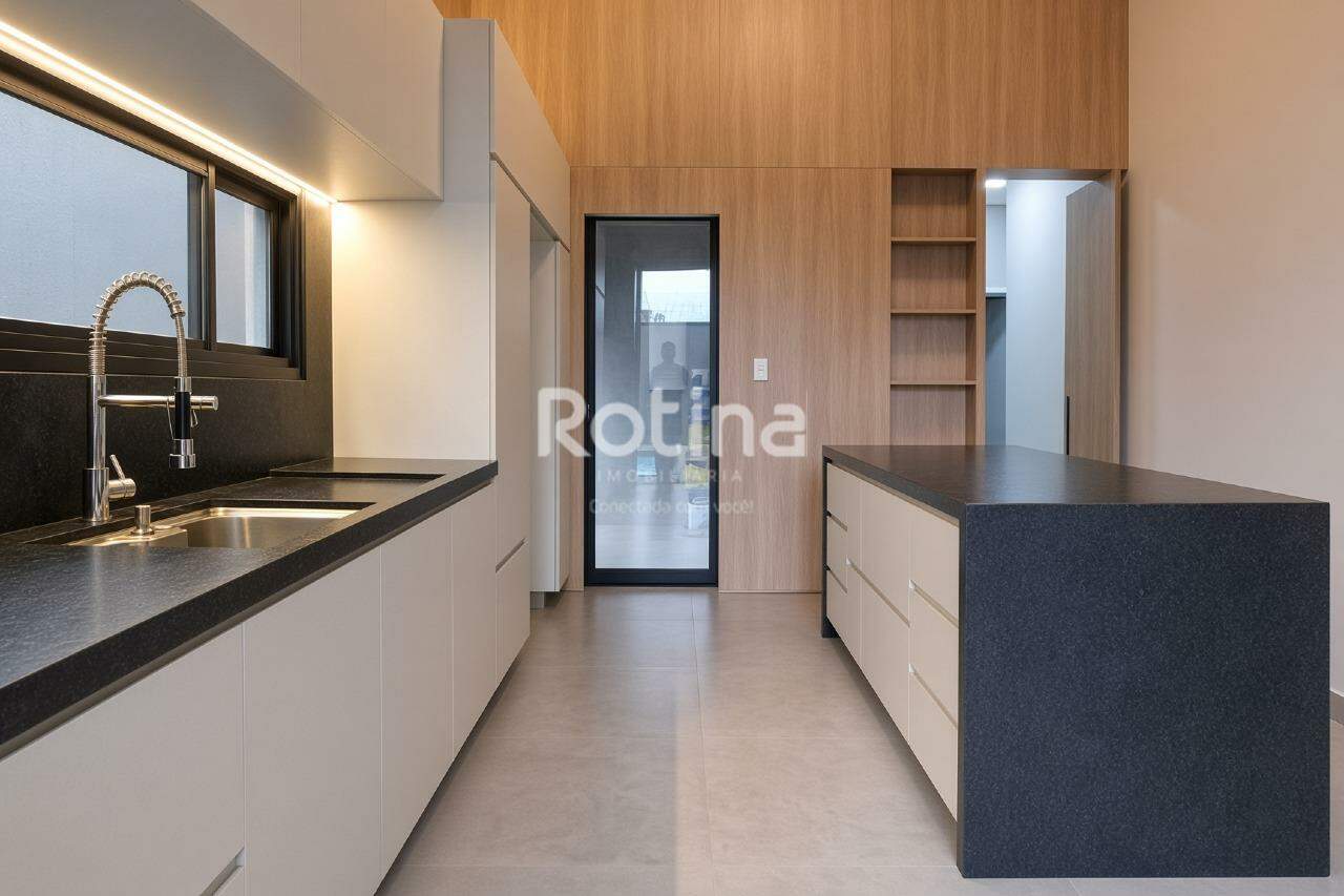Casa Condomínio Fechado à venda, 3 quartos em Uberlândia no bairro Aclimação no valor de R$ 1.150.000,00 - Rotina Imobiliária: 