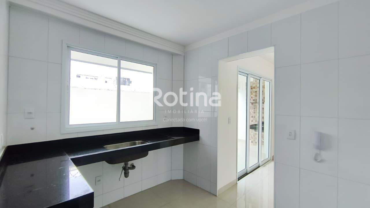 Apartamento à venda, 3 quartos em Uberlândia no bairro Santa Mônica no valor de R$ 650.000,00 - Rotina Imobiliária: Cozinha 