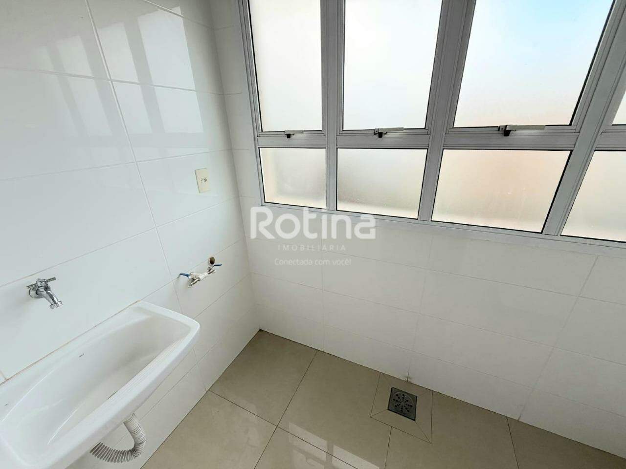 Apartamento para alugar, 2 quartos em Uberlândia no bairro Santa Mônica no valor de R$ 2.600,00 - Rotina Imobiliária: 