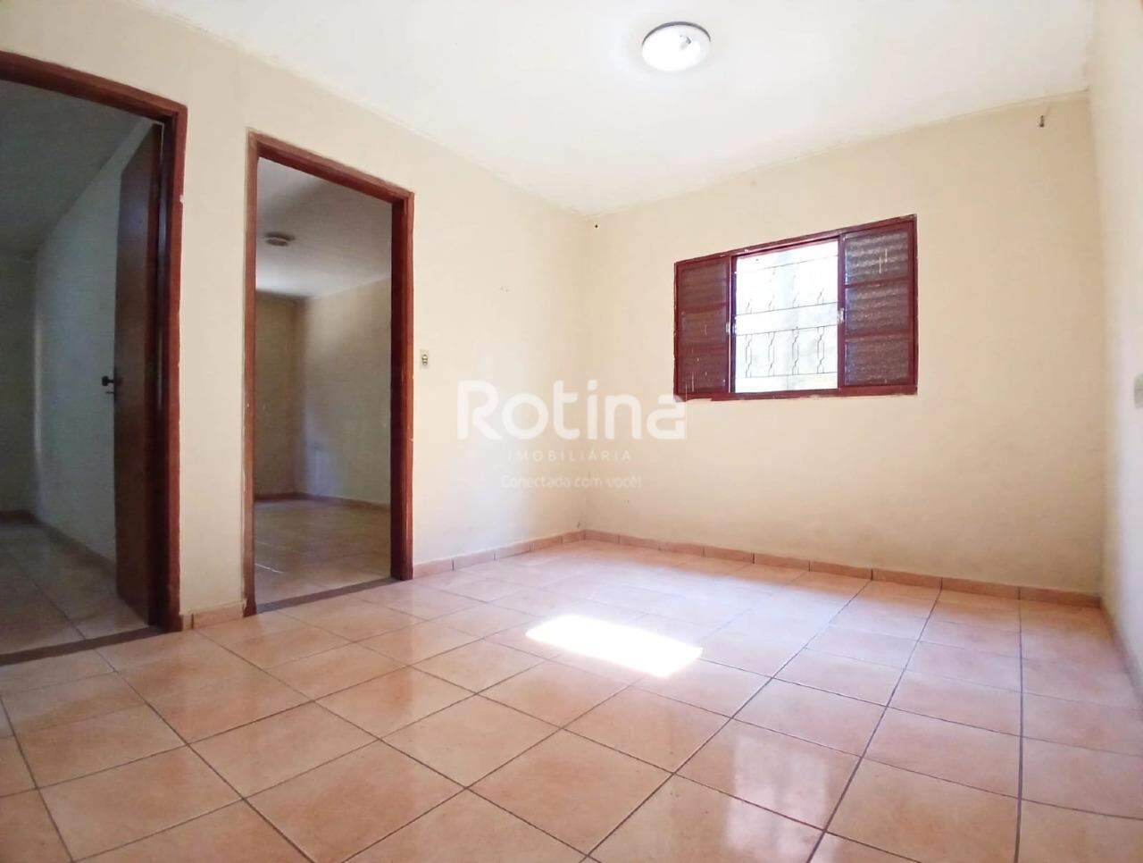 Casa para alugar, 3 quartos em Uberlândia no bairro Laranjeiras no valor de R$ 1.500,00 - Rotina Imobiliária: 