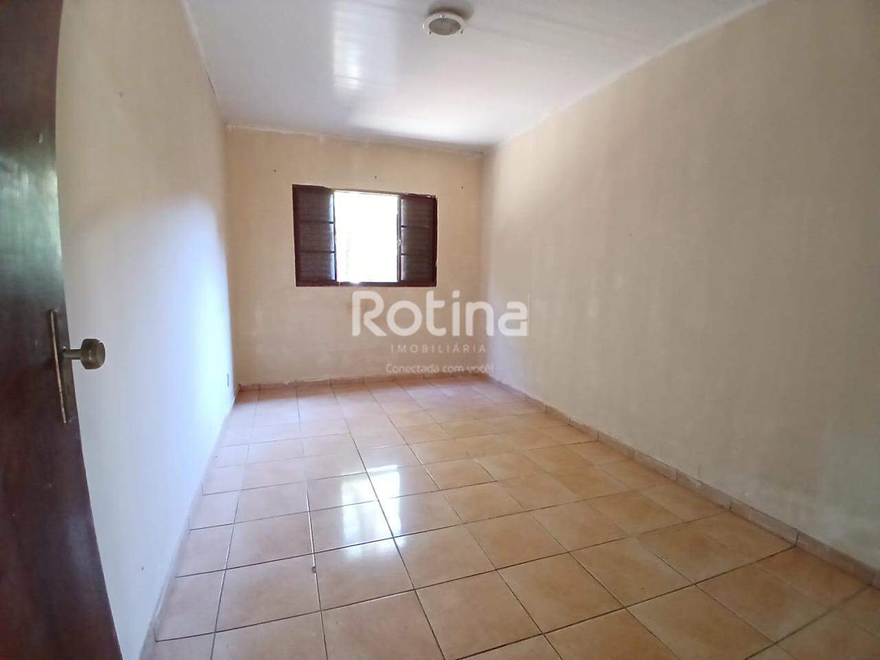 Casa para alugar, 3 quartos em Uberlândia no bairro Laranjeiras no valor de R$ 1.500,00 - Rotina Imobiliária: 