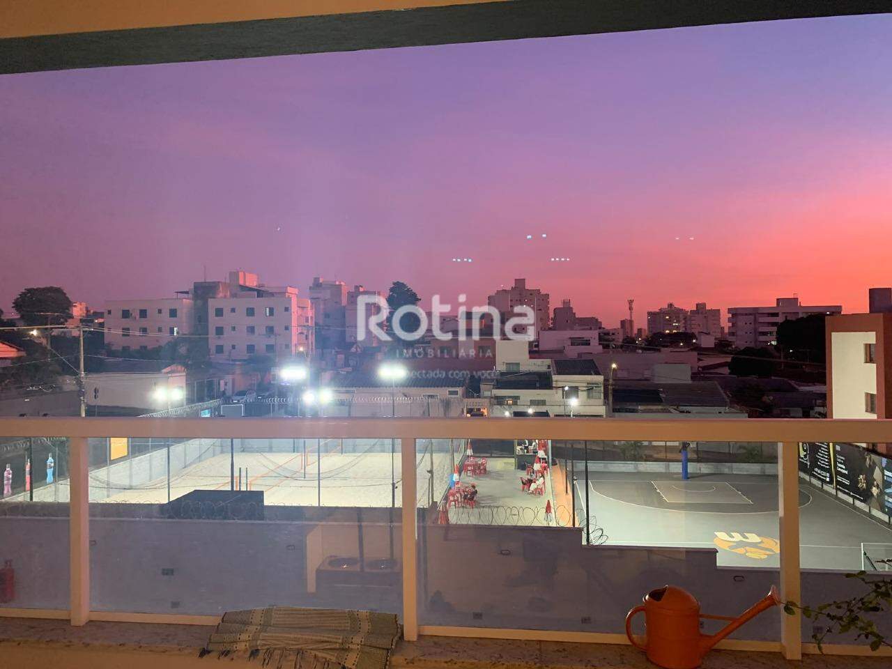 Apartamento para alugar, 3 quartos em Uberlândia no bairro Saraiva no valor de R$ 4.000,00 - Rotina Imobiliária: 
