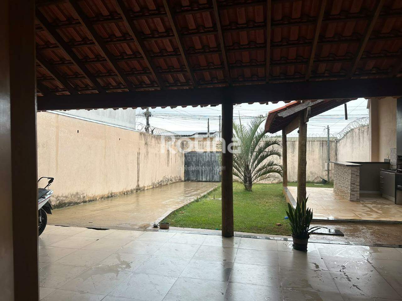 Casa para alugar, 2 quartos em Uberlândia no bairro Jardim Canaã no valor de R$ 2.600,00 - Rotina Imobiliária: 