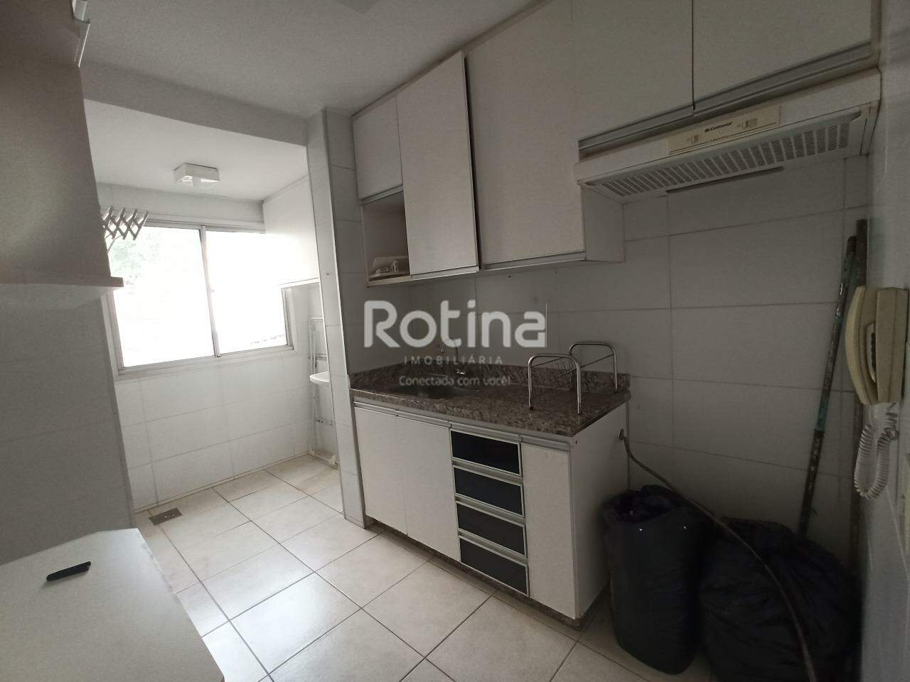Apartamento para alugar, 3 quartos em Uberlândia no bairro Tubalina no valor de R$ 2.300,00 - Rotina Imobiliária: 