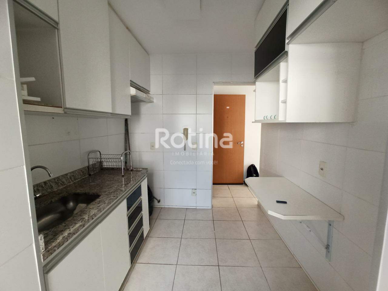 Apartamento para alugar, 3 quartos em Uberlândia no bairro Tubalina no valor de R$ 2.300,00 - Rotina Imobiliária: 