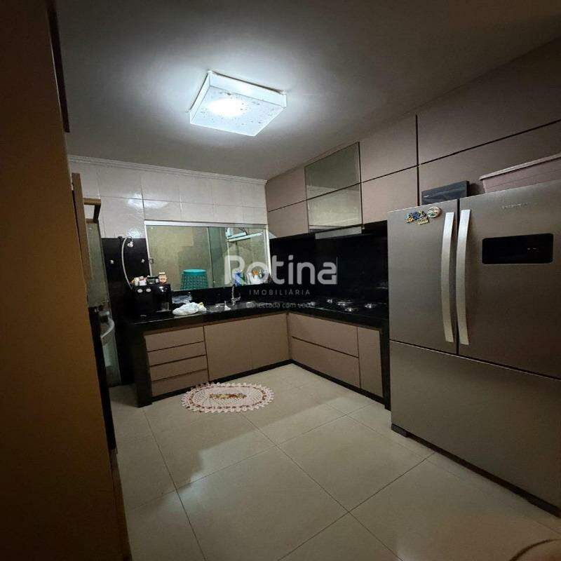 Casa para alugar, 4 quartos em Uberlândia no bairro Jardim Patrícia no valor de R$ 7.500,00 - Rotina Imobiliária: 