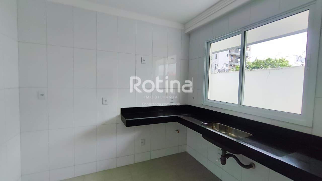 Apartamento à venda, 3 quartos em Uberlândia no bairro Santa Mônica no valor de R$ 650.000,00 - Rotina Imobiliária: Cozinha