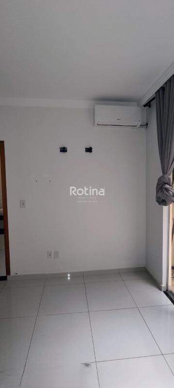 Casa para alugar, 3 quartos em Uberlândia no bairro Bosque dos Buritis no valor de R$ 3.000,00 - Rotina Imobiliária: 
