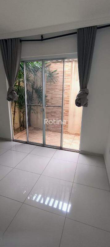 Casa para alugar, 3 quartos em Uberlândia no bairro Bosque dos Buritis no valor de R$ 3.000,00 - Rotina Imobiliária: 