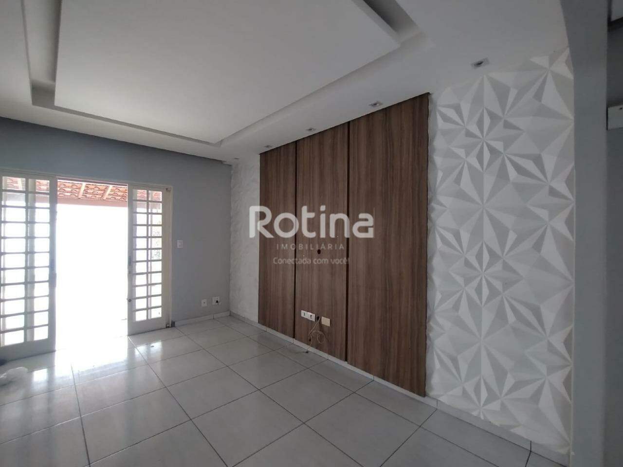 Casa para alugar, 4 quartos em Uberlândia no bairro Nossa Senhora das Graças no valor de R$ 3.300,00 - Rotina Imobiliária: 