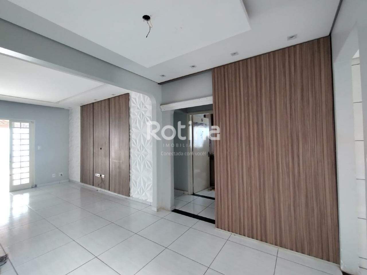 Casa para alugar, 4 quartos em Uberlândia no bairro Nossa Senhora das Graças no valor de R$ 3.300,00 - Rotina Imobiliária: 