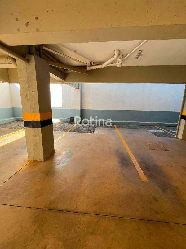 Apartamento para alugar, 3 quartos em Uberlândia no bairro Santa Mônica no valor de R$ 2.700,00 - Rotina Imobiliária: 