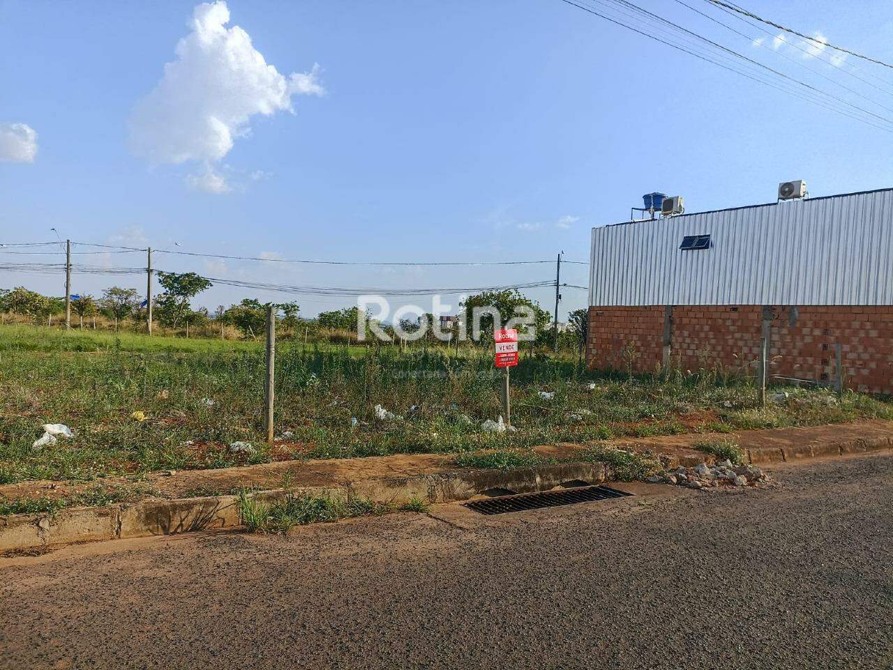 Terreno à venda, em Uberlândia no bairro Laranjeiras no valor de R$ 250.000,00 - Rotina Imobiliária: 