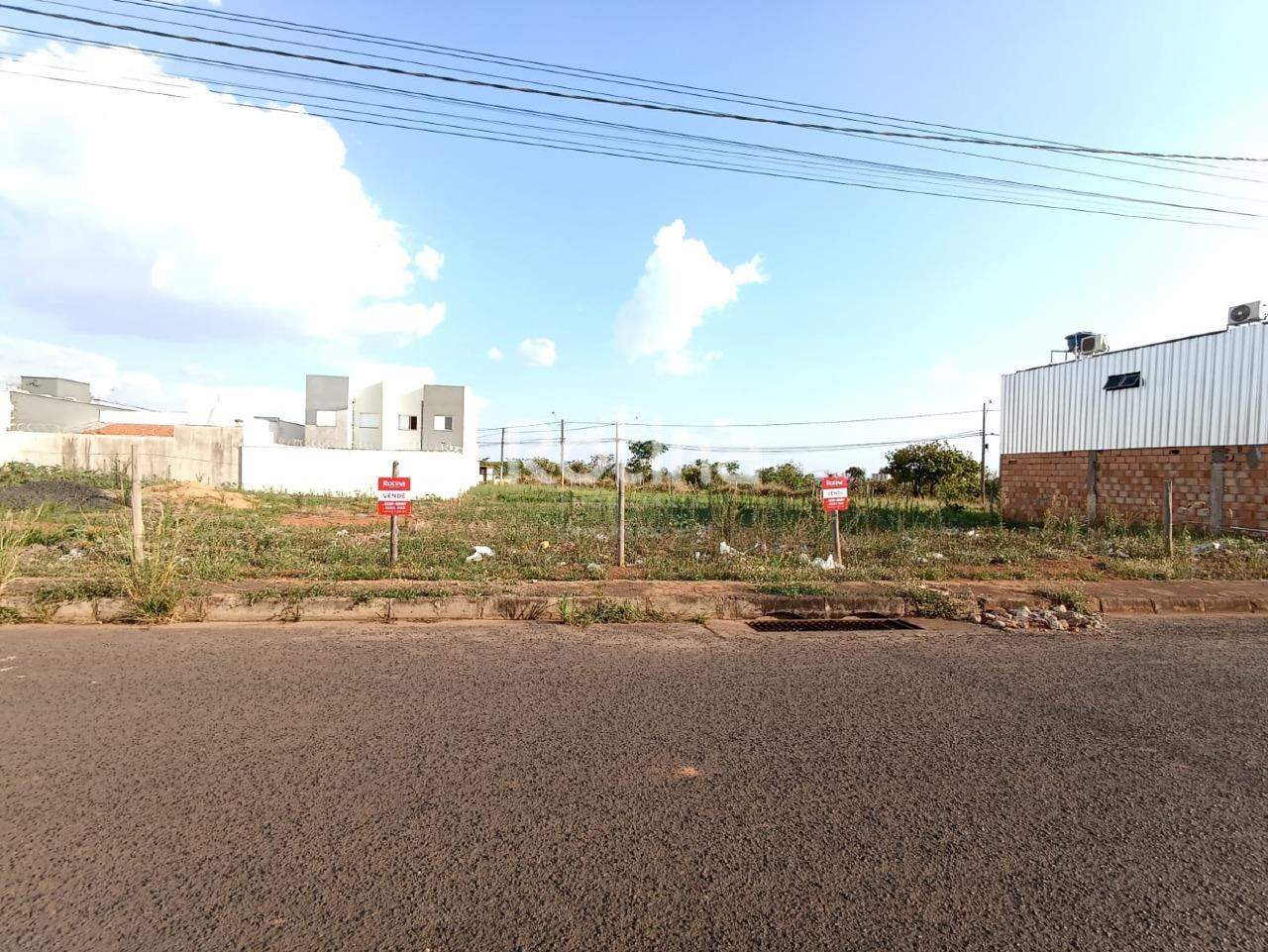 Terreno à venda, em Uberlândia no bairro Laranjeiras no valor de R$ 250.000,00 - Rotina Imobiliária: 
