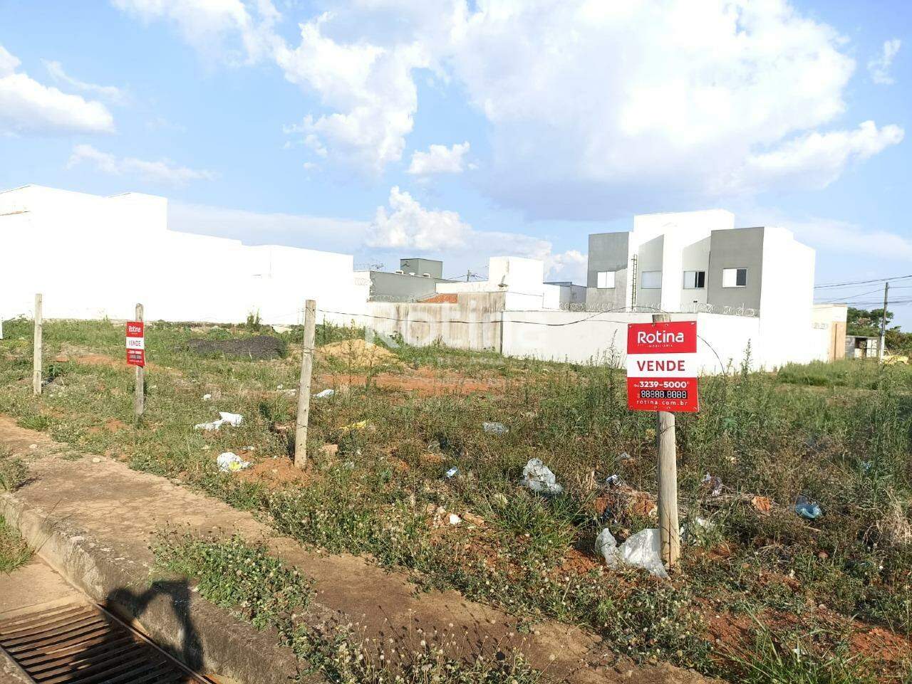 Terreno à venda, em Uberlândia no bairro Laranjeiras no valor de R$ 250.000,00 - Rotina Imobiliária: 