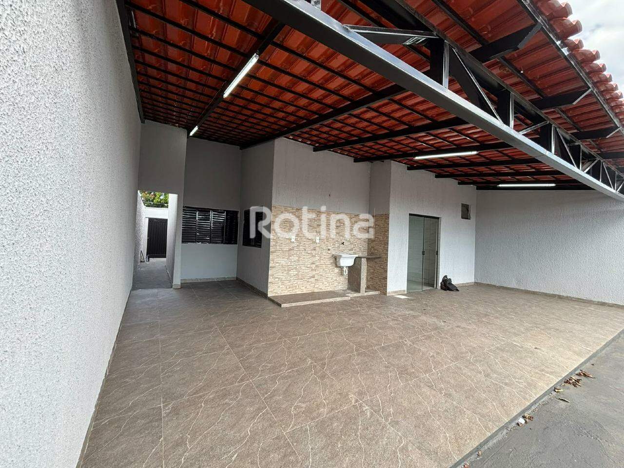 Casa à venda, 3 quartos em Uberlândia no bairro Segismundo Pereira no valor de R$ 650.000,00 - Rotina Imobiliária: 