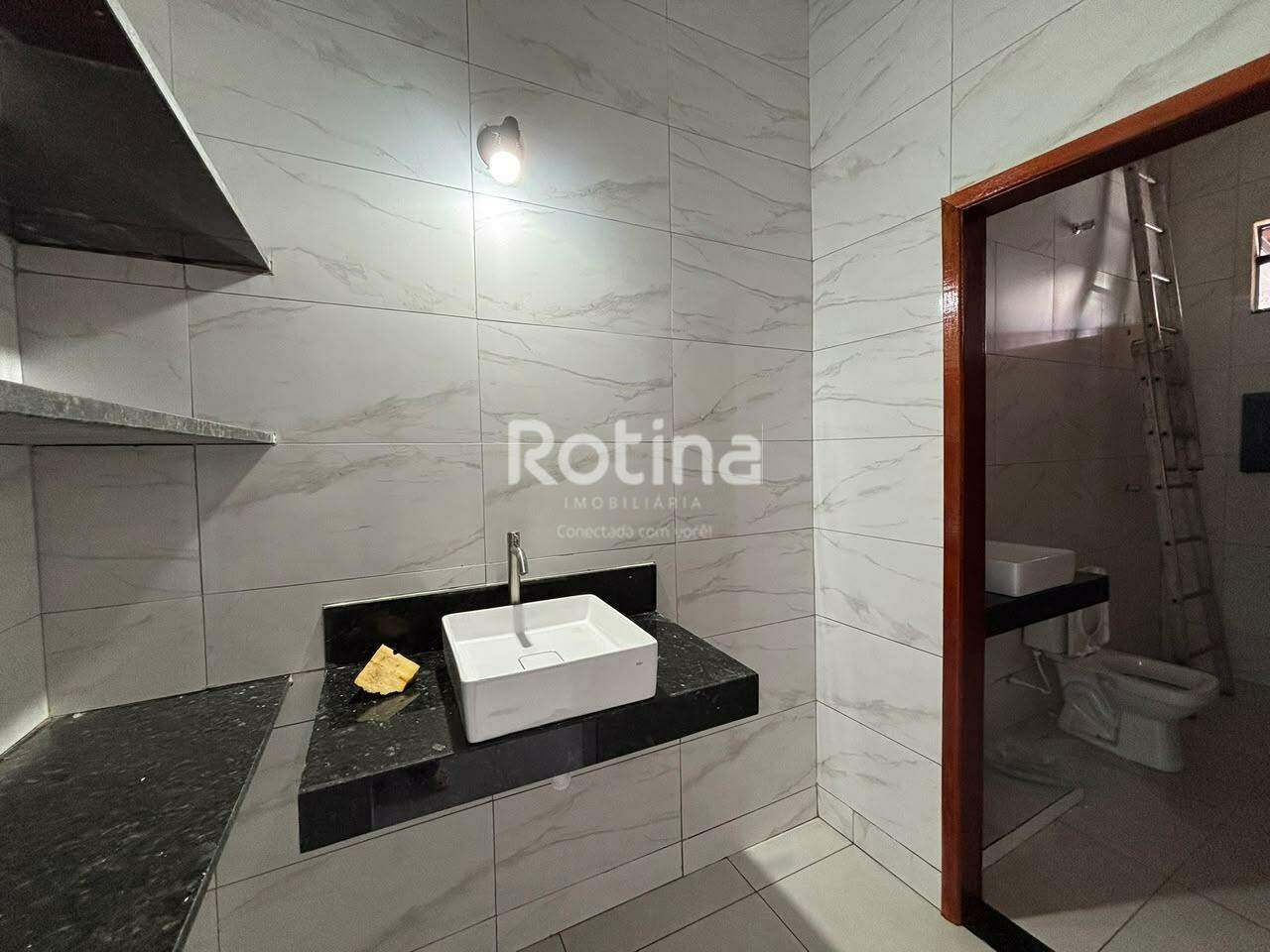 Casa à venda, 3 quartos em Uberlândia no bairro Segismundo Pereira no valor de R$ 650.000,00 - Rotina Imobiliária: 