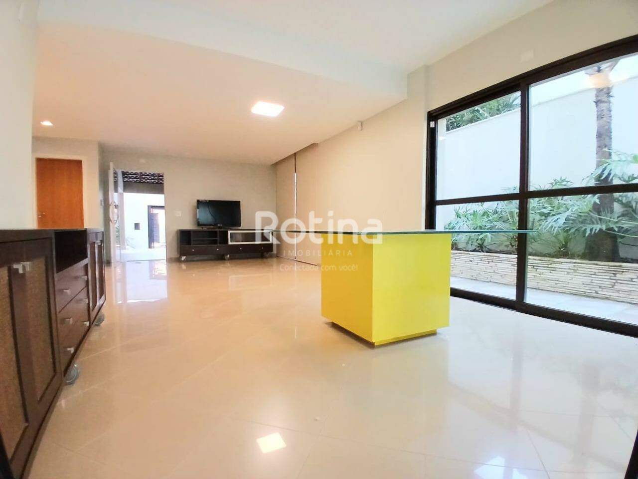 Casa para alugar, 5 quartos em Uberlândia no bairro Jardim Karaíba no valor de R$ 9.500,00 - Rotina Imobiliária: 