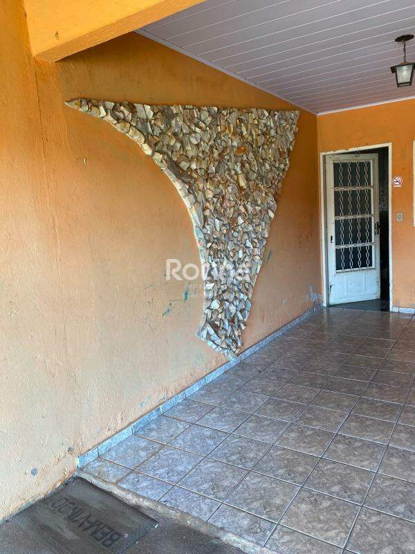 Casa Condomínio Fechado à venda, 3 quartos em Uberlândia no bairro Jardim Holanda no valor de R$ 380.000,00 - Rotina Imobiliária: 