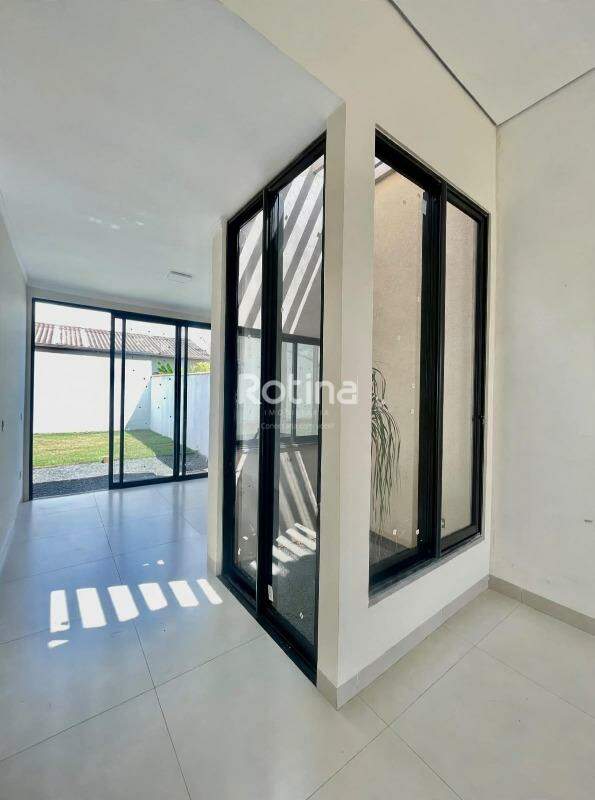 Casa à venda, 3 quartos em Uberlândia no bairro Jardim Califórnia no valor de R$ 810.000,00 - Rotina Imobiliária: 