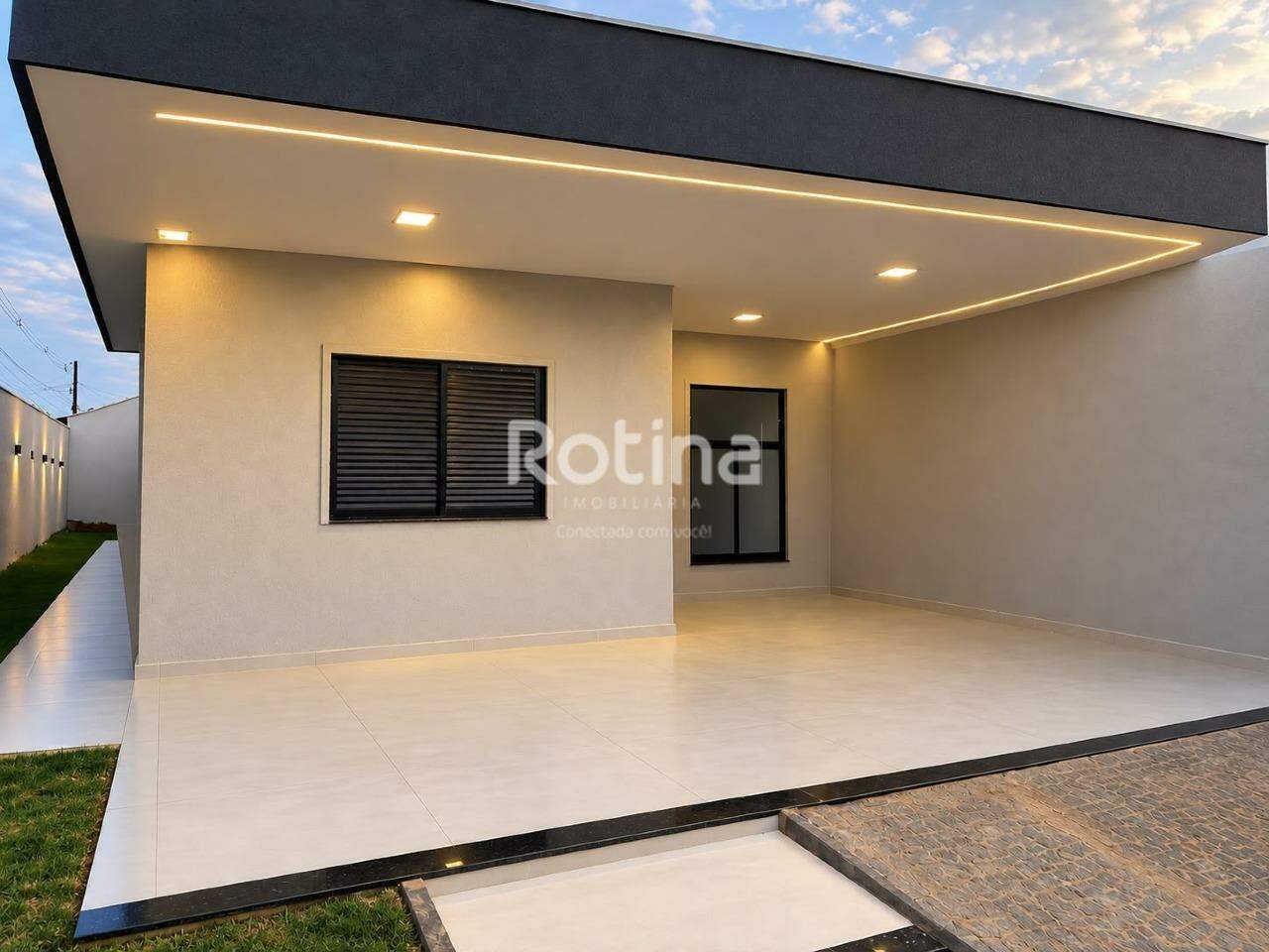 Casa à venda, 3 quartos em Uberlândia no bairro Jardim Califórnia no valor de R$ 810.000,00 - Rotina Imobiliária: 