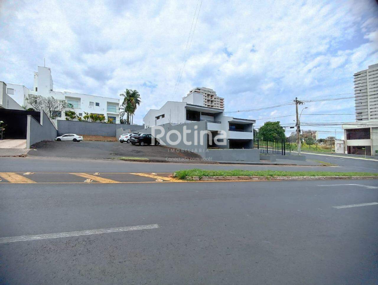 Terreno à venda, em Uberlândia no bairro Vigilato Pereira no valor de R$ 850.000,00 - Rotina Imobiliária: 