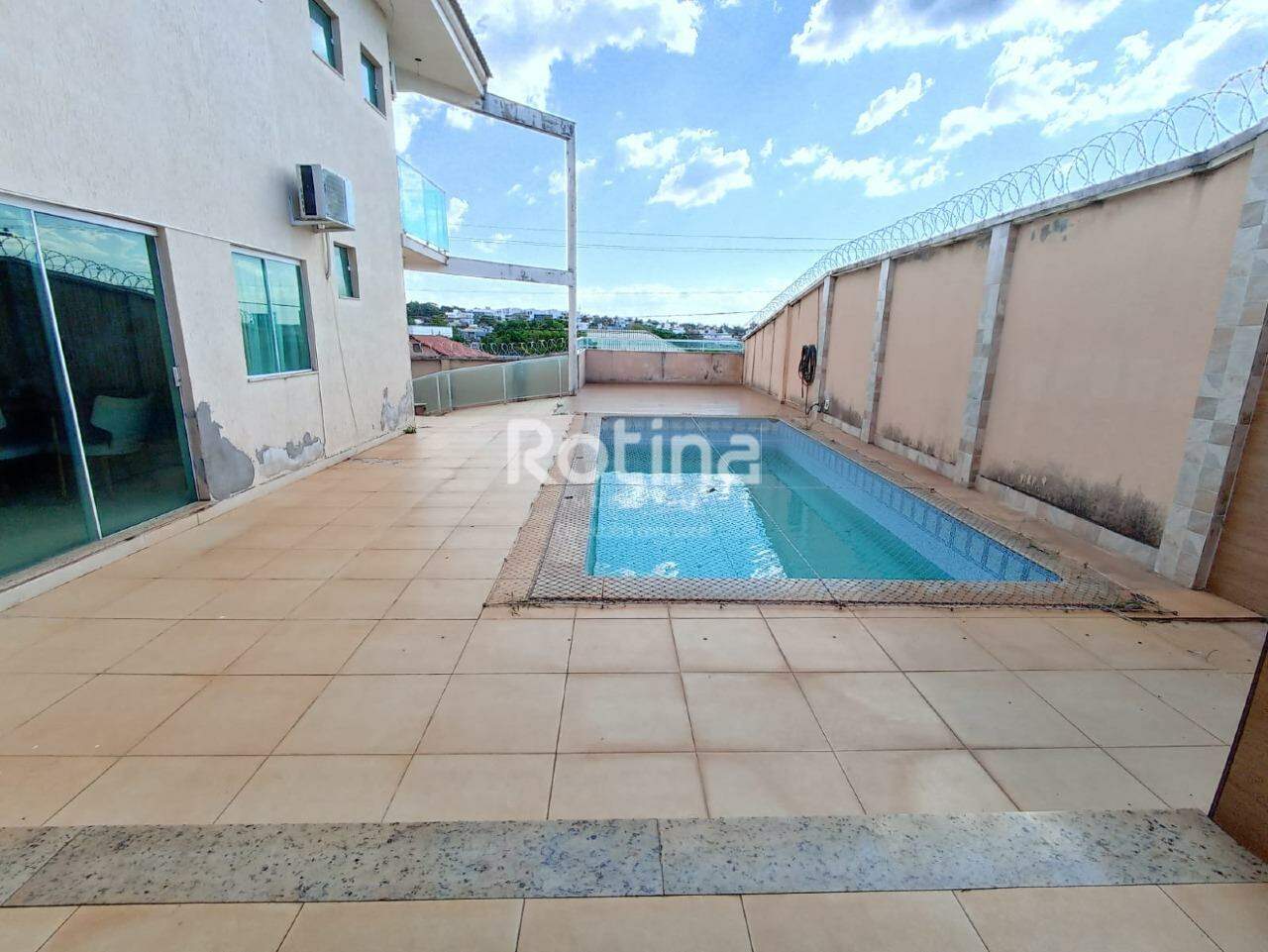 Casa à venda, 4 quartos em Uberlândia no bairro Jardim Inconfidência no valor de R$ 1.450.000,00 - Rotina Imobiliária: 