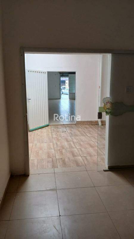Comercial para alugar, em Uberlândia no bairro Granada no valor de R$ 7.500,00 - Rotina Imobiliária: 