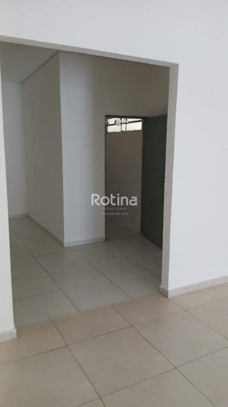 Comercial para alugar, em Uberlândia no bairro Granada no valor de R$ 7.500,00 - Rotina Imobiliária: 