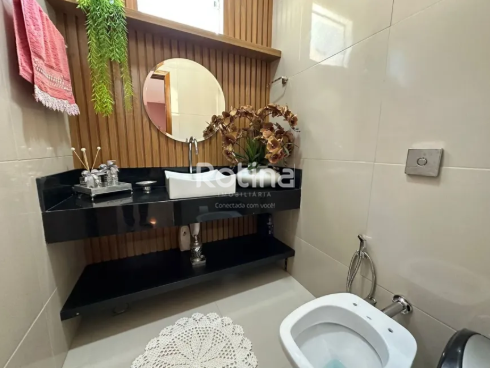 Casa à venda, 5 quartos em Uberlândia no bairro Novo Mundo no valor de R$ 1.600.000,00 - Rotina Imobiliária: 