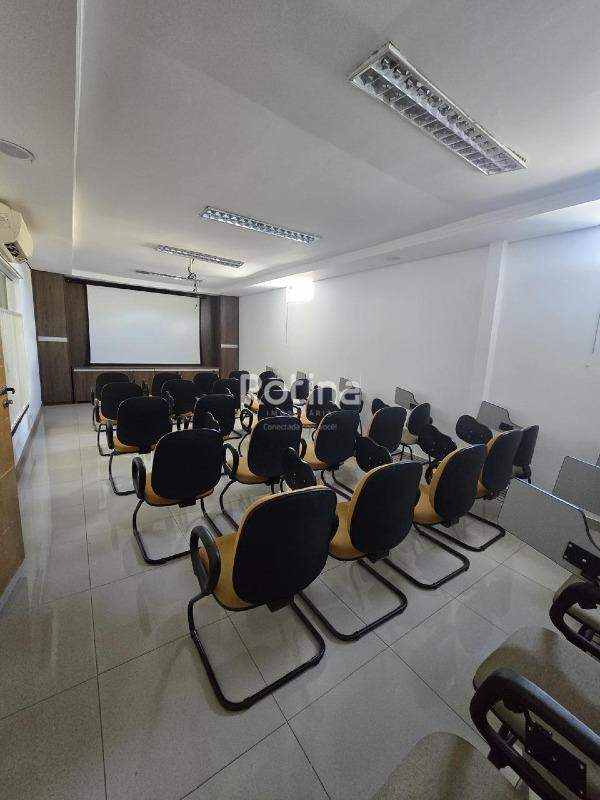 Prédio Inteiro à venda, em Uberlândia no bairro Nossa Senhora Aparecida no valor de R$ 3.800.000,00 - Rotina Imobiliária: 