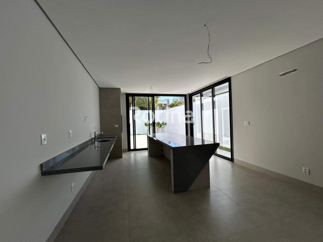 Casa Condomínio Fechado à venda, 3 quartos em Uberlândia no bairro Cond. Splendido no valor de R$ 1.890.000,00 - Rotina Imobiliária: 
