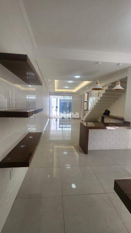 Casa à venda, 3 quartos em Uberlândia no bairro Jardim Patrícia no valor de R$ 699.000,00 - Rotina Imobiliária: 
