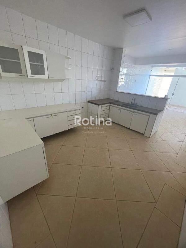 Casa à venda, 4 quartos em Uberlândia no bairro Nossa Senhora Aparecida no valor de R$ 1.650.000,00 - Rotina Imobiliária: 
