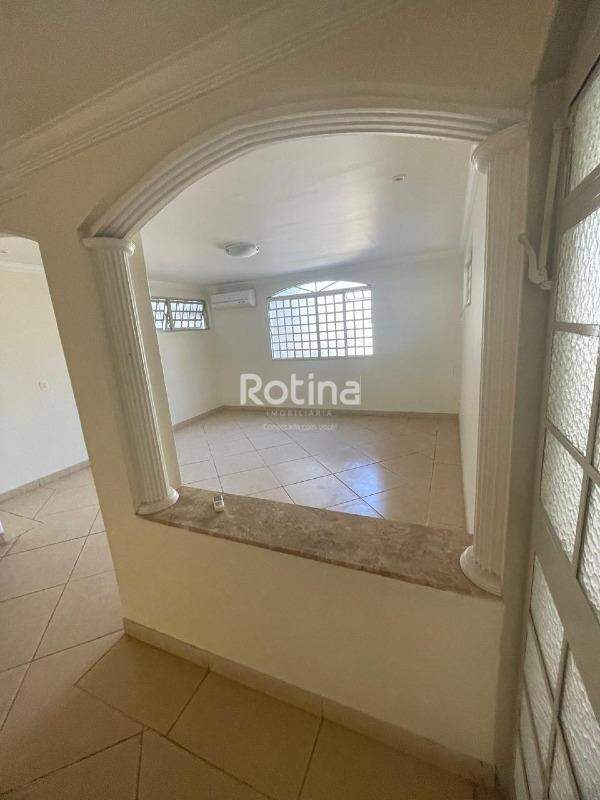 Casa à venda, 4 quartos em Uberlândia no bairro Nossa Senhora Aparecida no valor de R$ 1.650.000,00 - Rotina Imobiliária: 