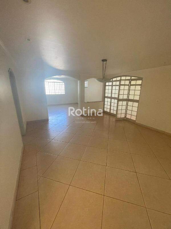 Casa à venda, 4 quartos em Uberlândia no bairro Nossa Senhora Aparecida no valor de R$ 1.650.000,00 - Rotina Imobiliária: 