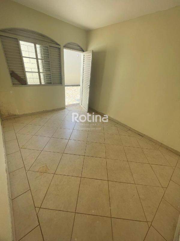 Casa à venda, 4 quartos em Uberlândia no bairro Nossa Senhora Aparecida no valor de R$ 1.650.000,00 - Rotina Imobiliária: 
