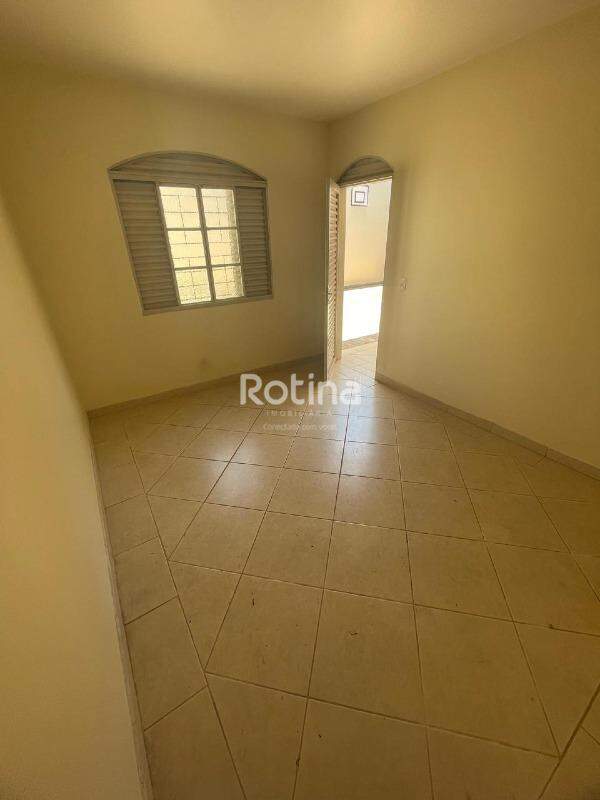 Casa à venda, 4 quartos em Uberlândia no bairro Nossa Senhora Aparecida no valor de R$ 1.650.000,00 - Rotina Imobiliária: 