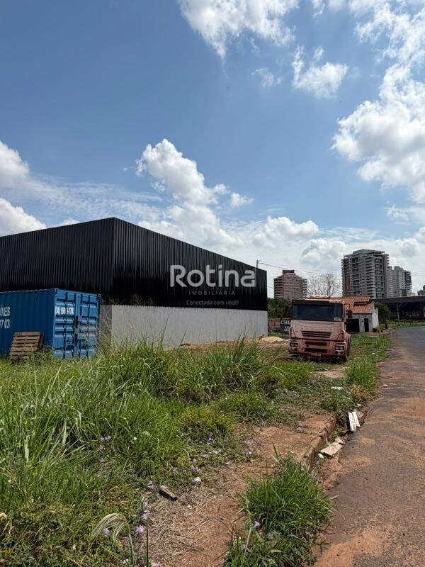 Galpão à venda, em Uberlândia no bairro Vigilato Pereira no valor de R$ 1.650.000,00 - Rotina Imobiliária: 